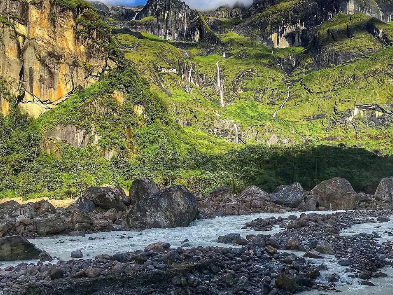 Makalu Barun Trek